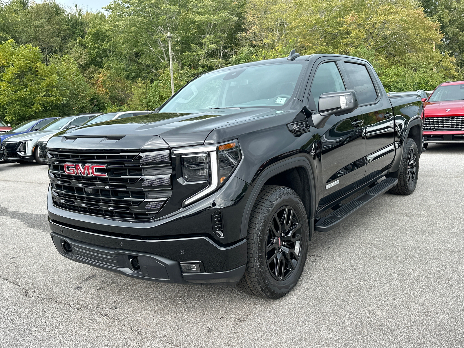 2024 GMC Sierra 1500 Elevation 2