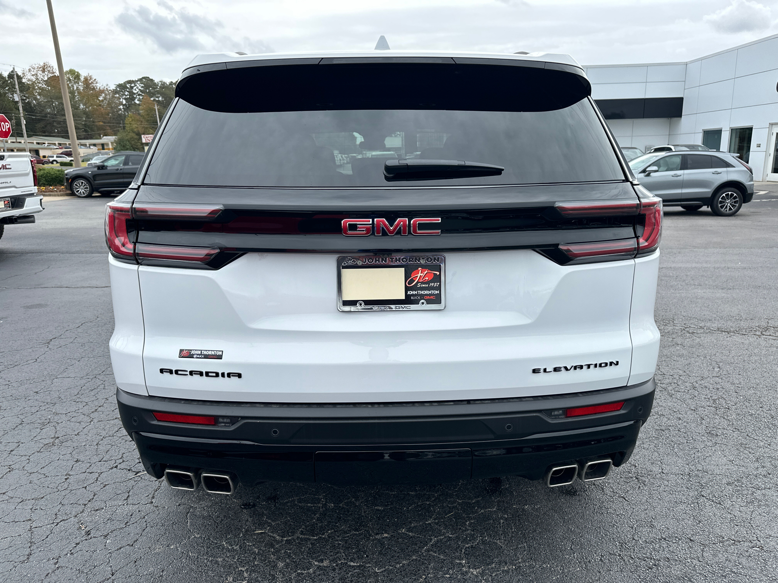 2024 GMC Acadia Elevation 8