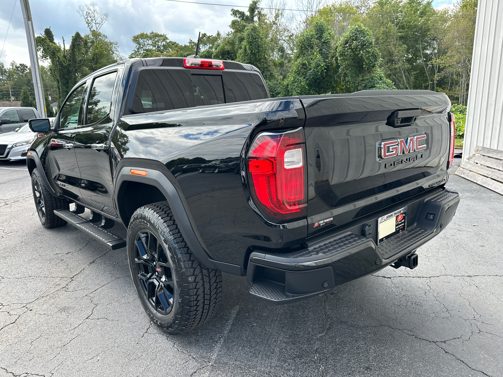 2024 GMC Canyon Denali 8