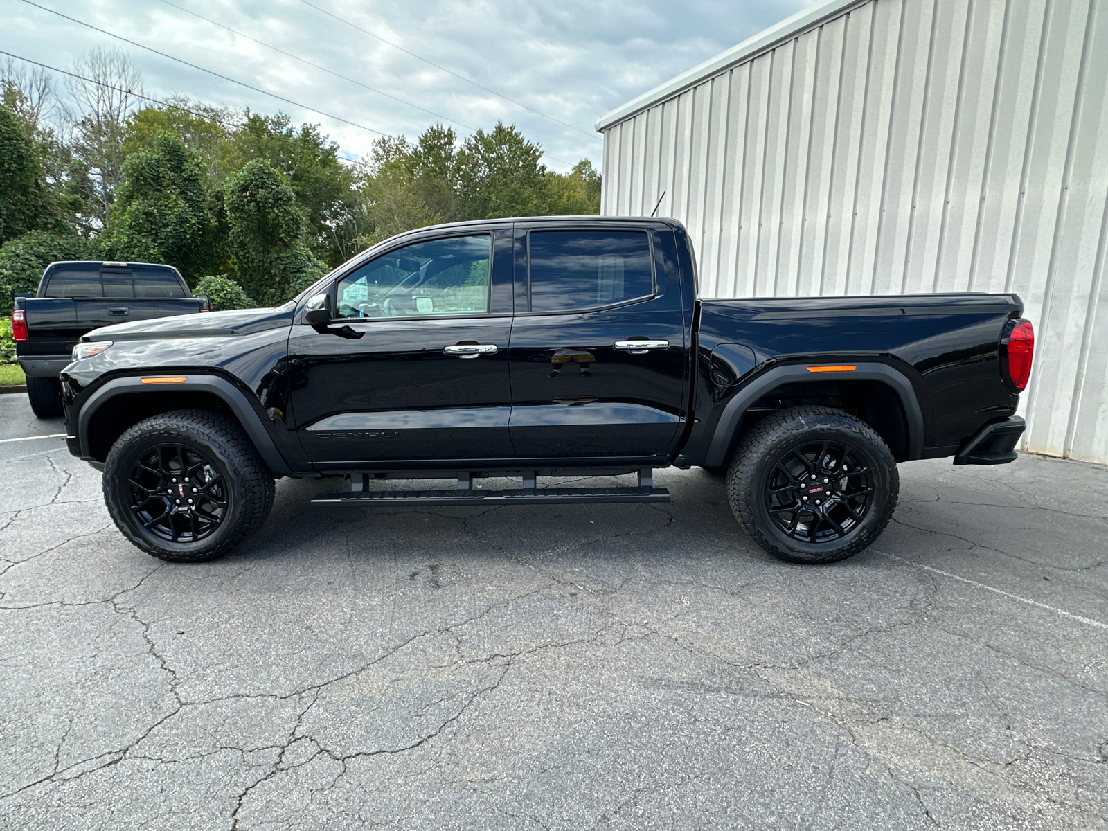 2024 GMC Canyon Denali 9