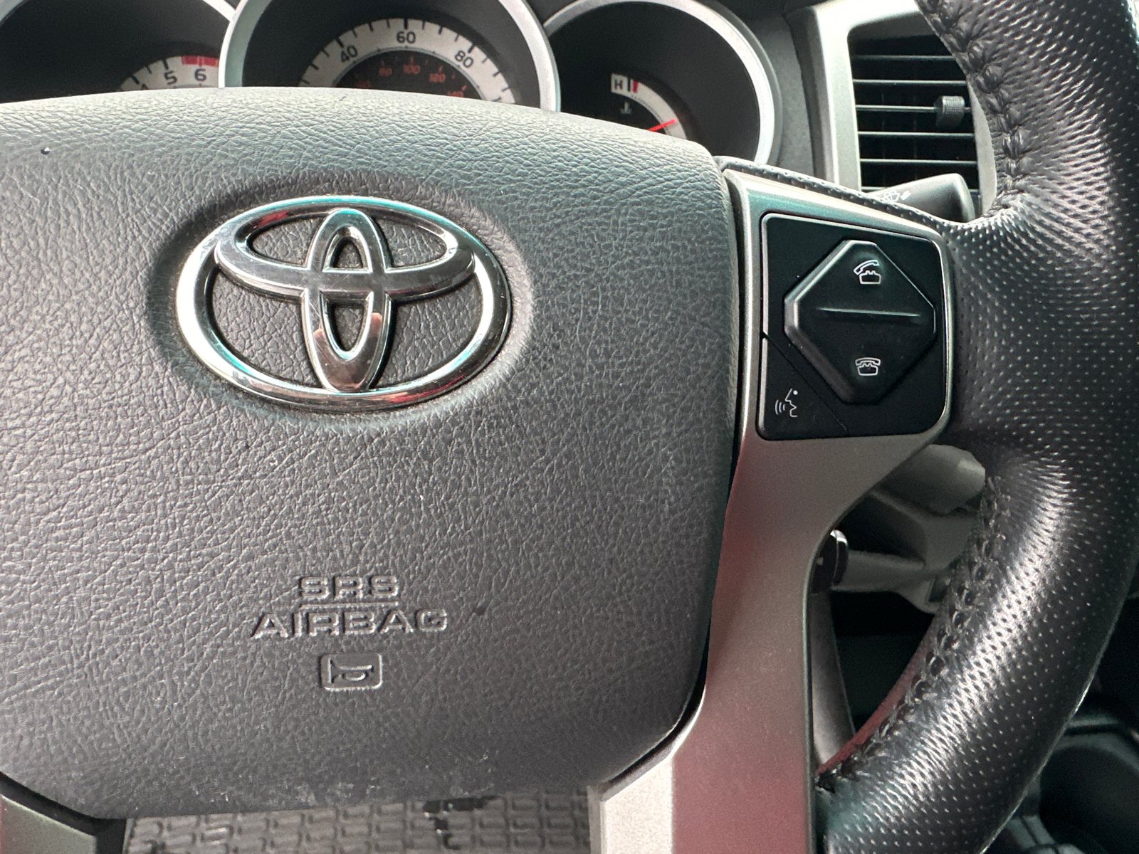 2015 Toyota Tacoma Base 26