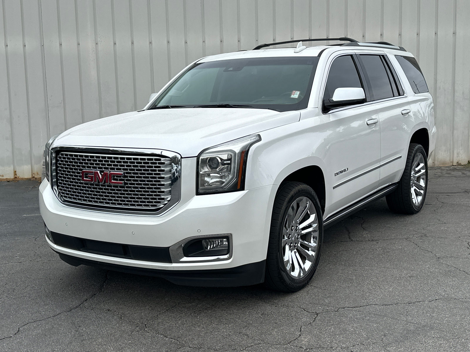 2017 GMC Yukon Denali 3