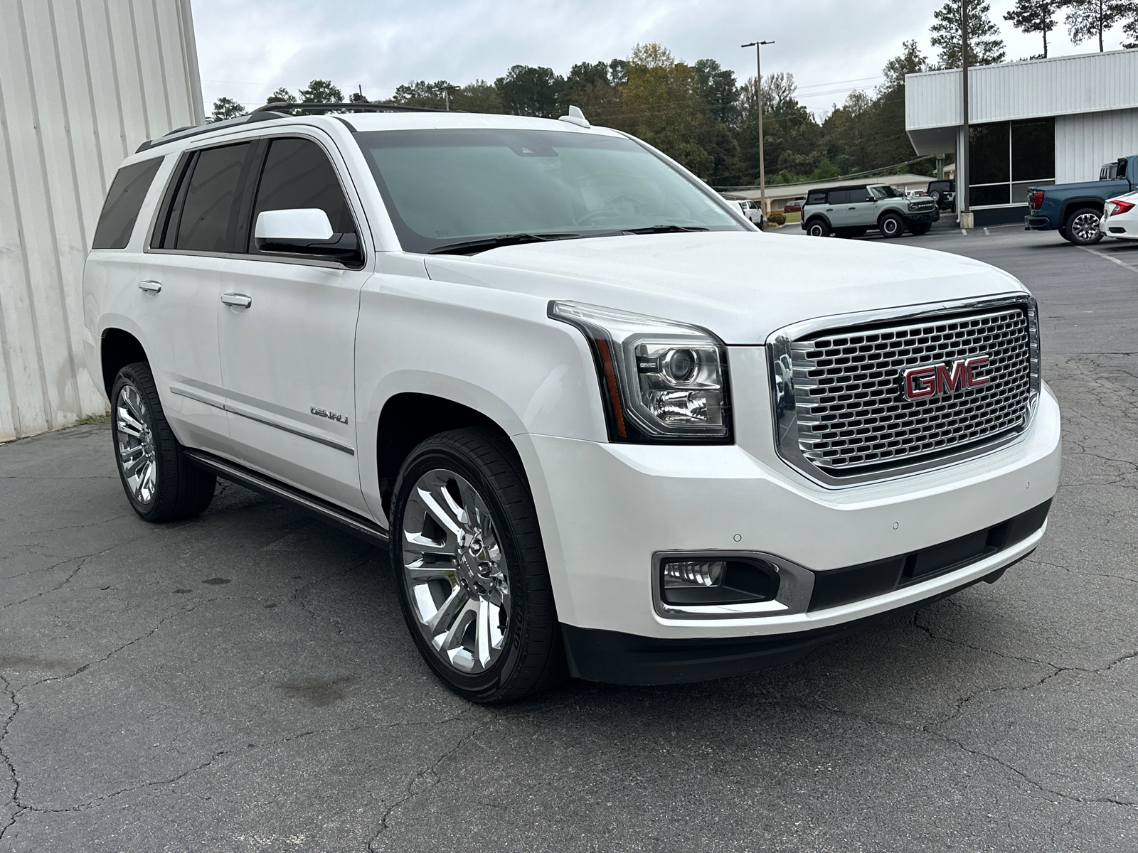 2017 GMC Yukon Denali 5