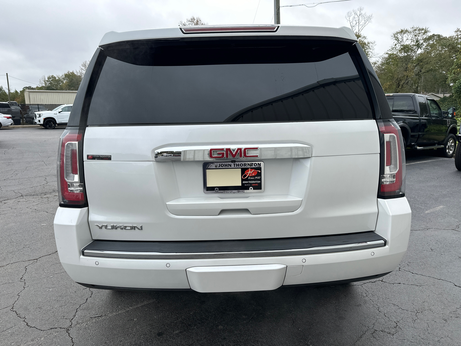 2017 GMC Yukon Denali 8