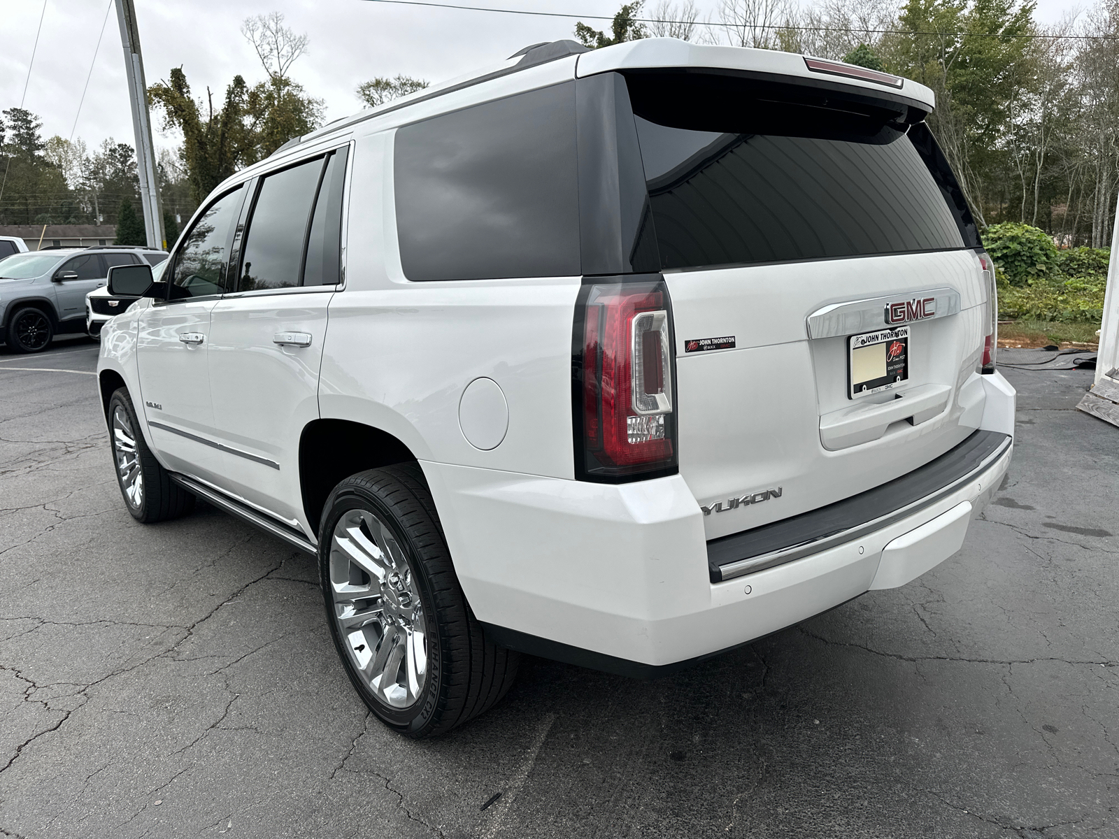 2017 GMC Yukon Denali 9