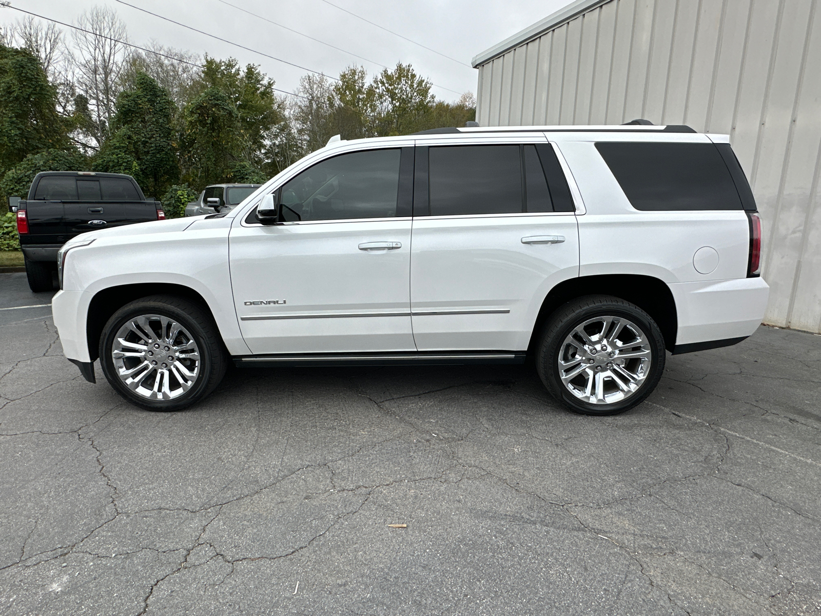 2017 GMC Yukon Denali 10