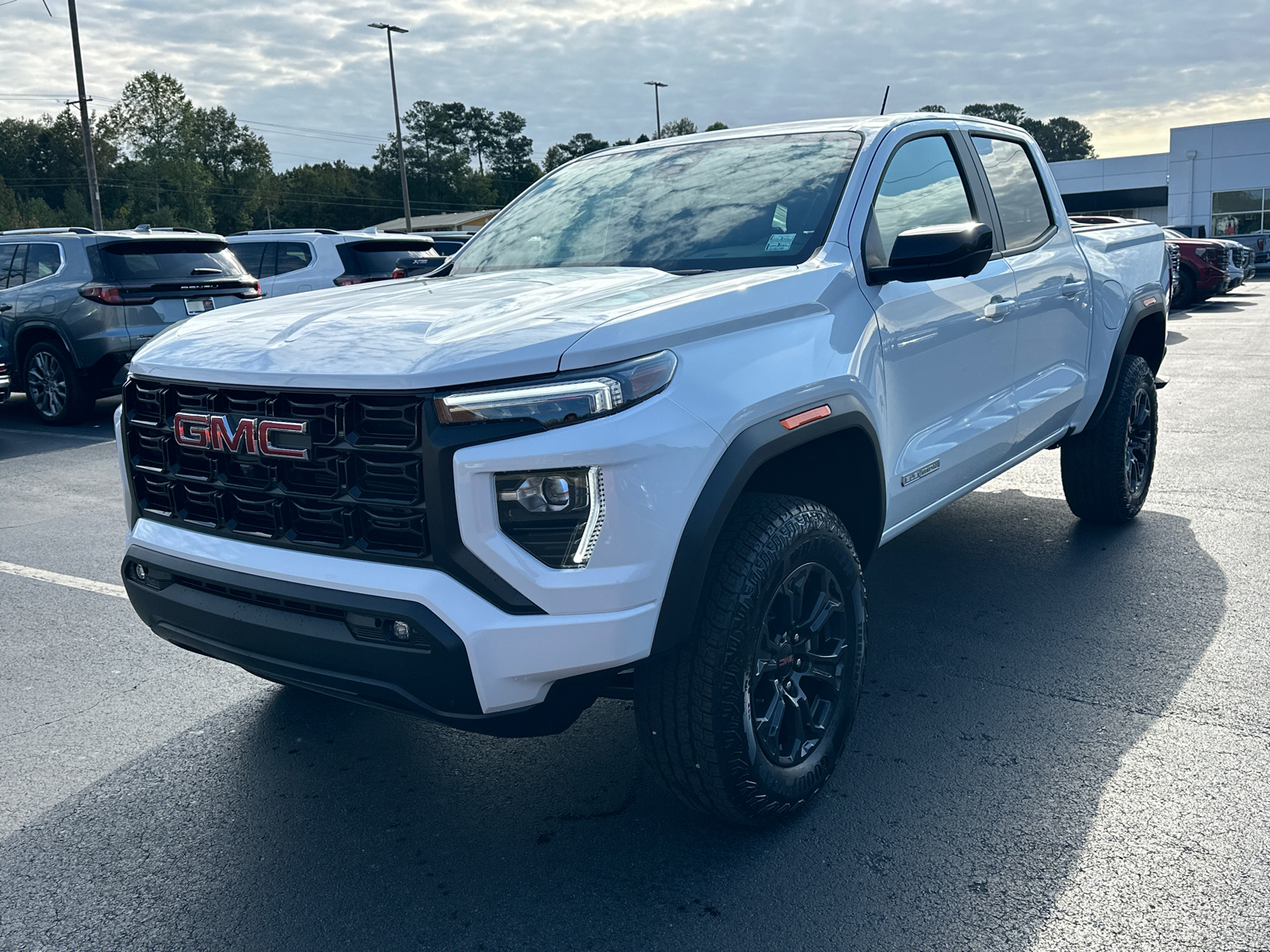 2024 GMC Canyon Elevation 2