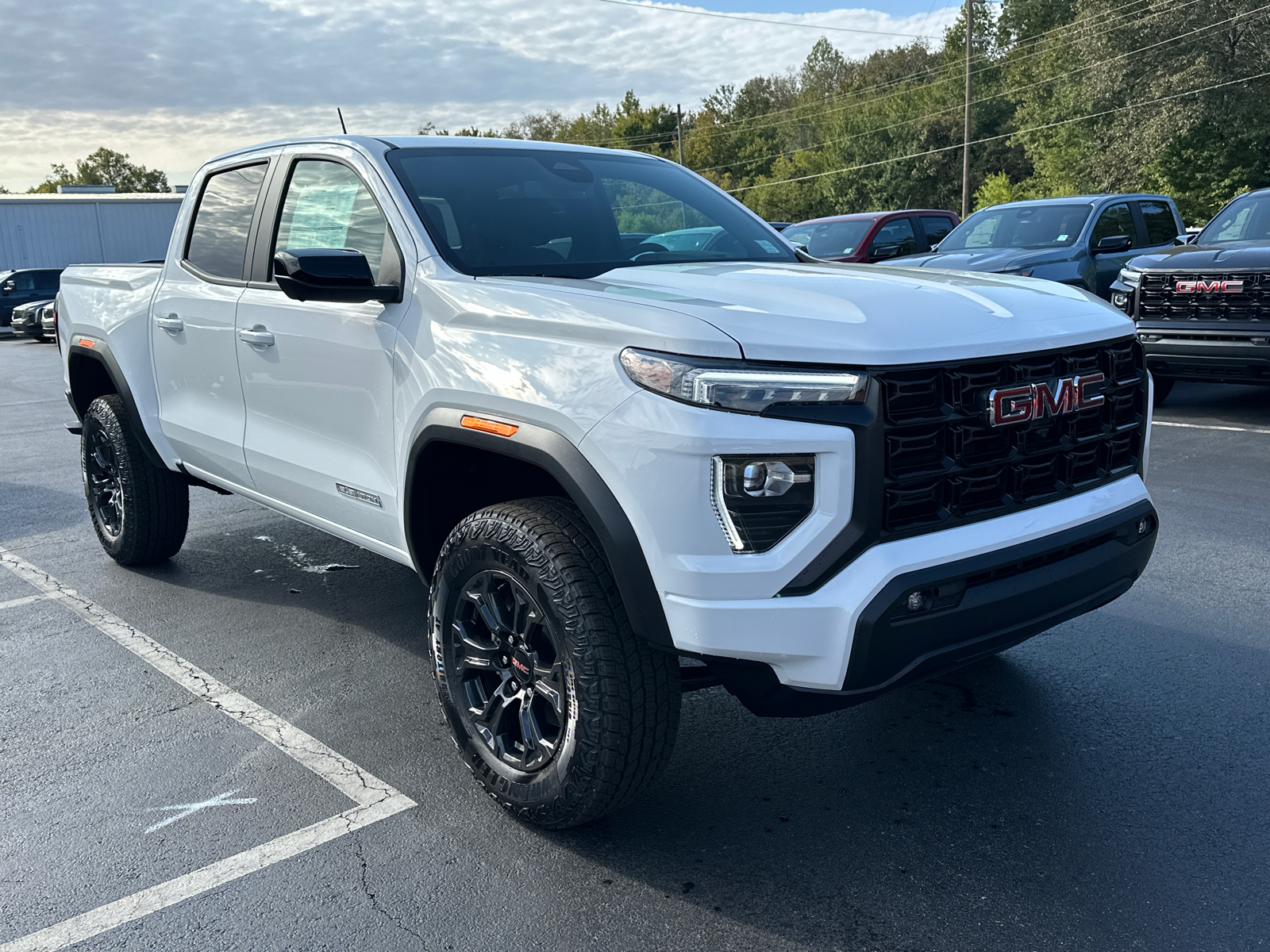 2024 GMC Canyon Elevation 4