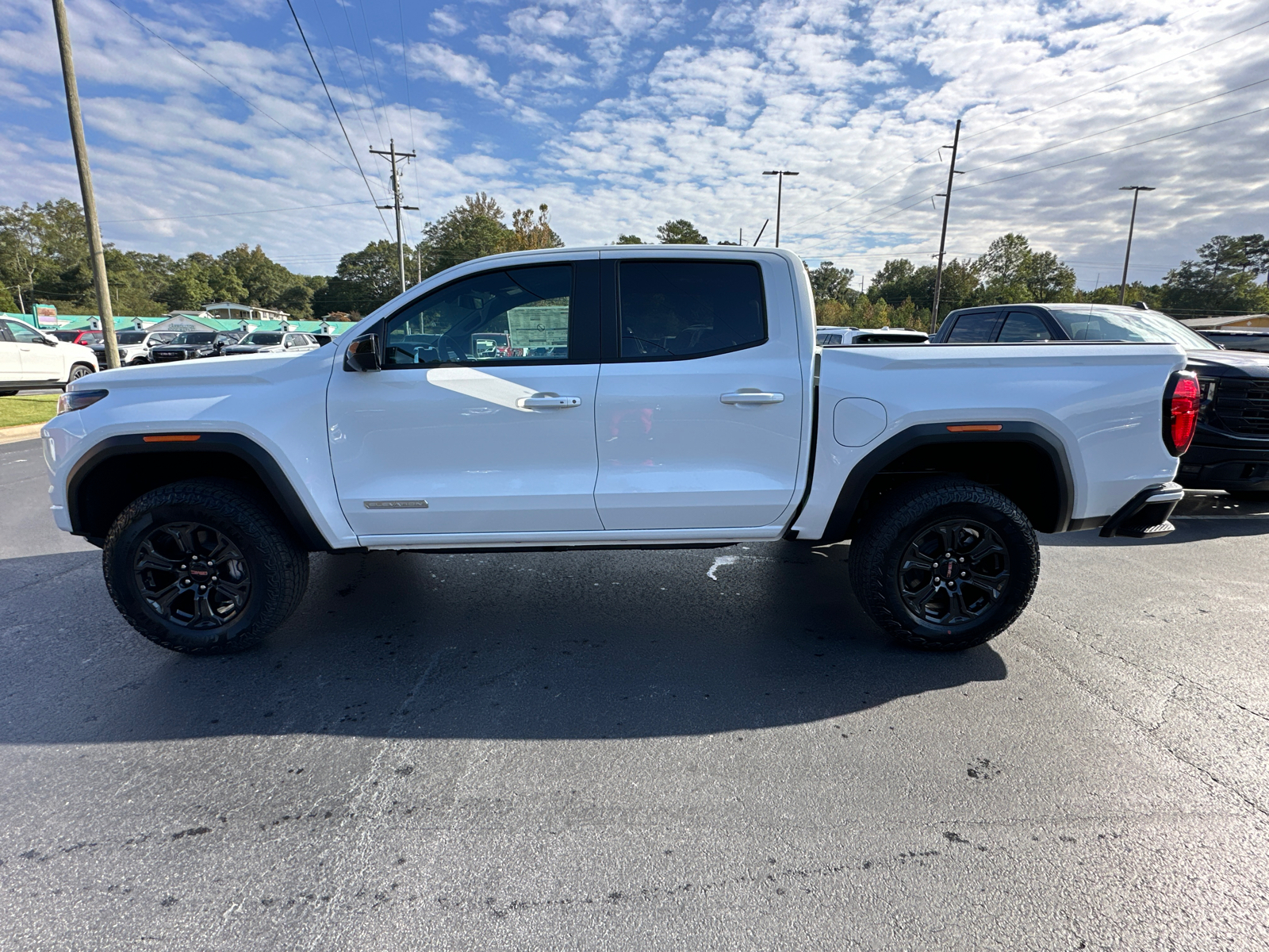 2024 GMC Canyon Elevation 9