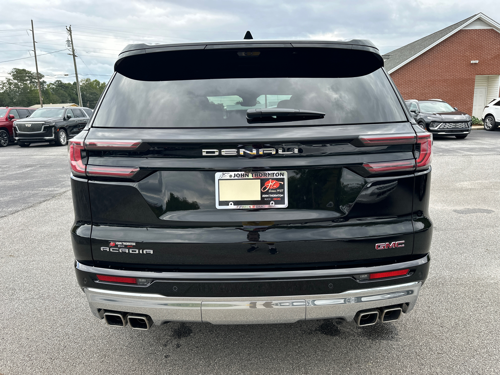 2024 GMC Acadia Denali 8