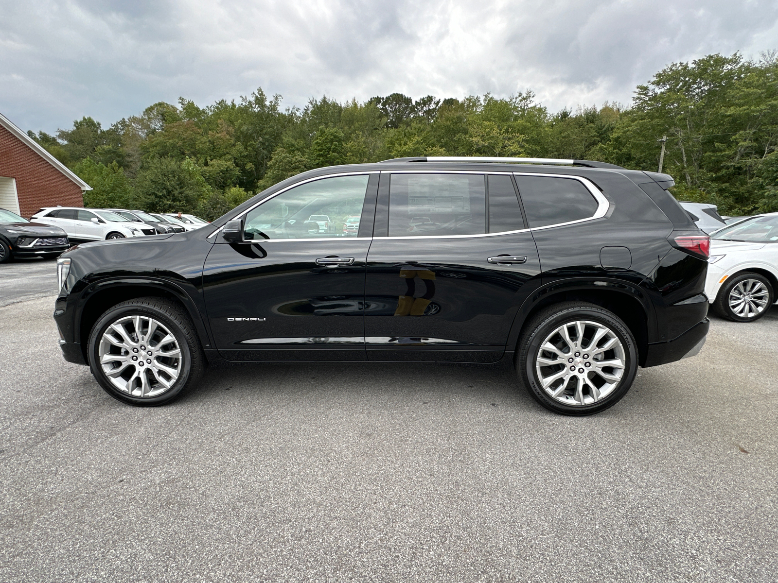 2024 GMC Acadia Denali 10