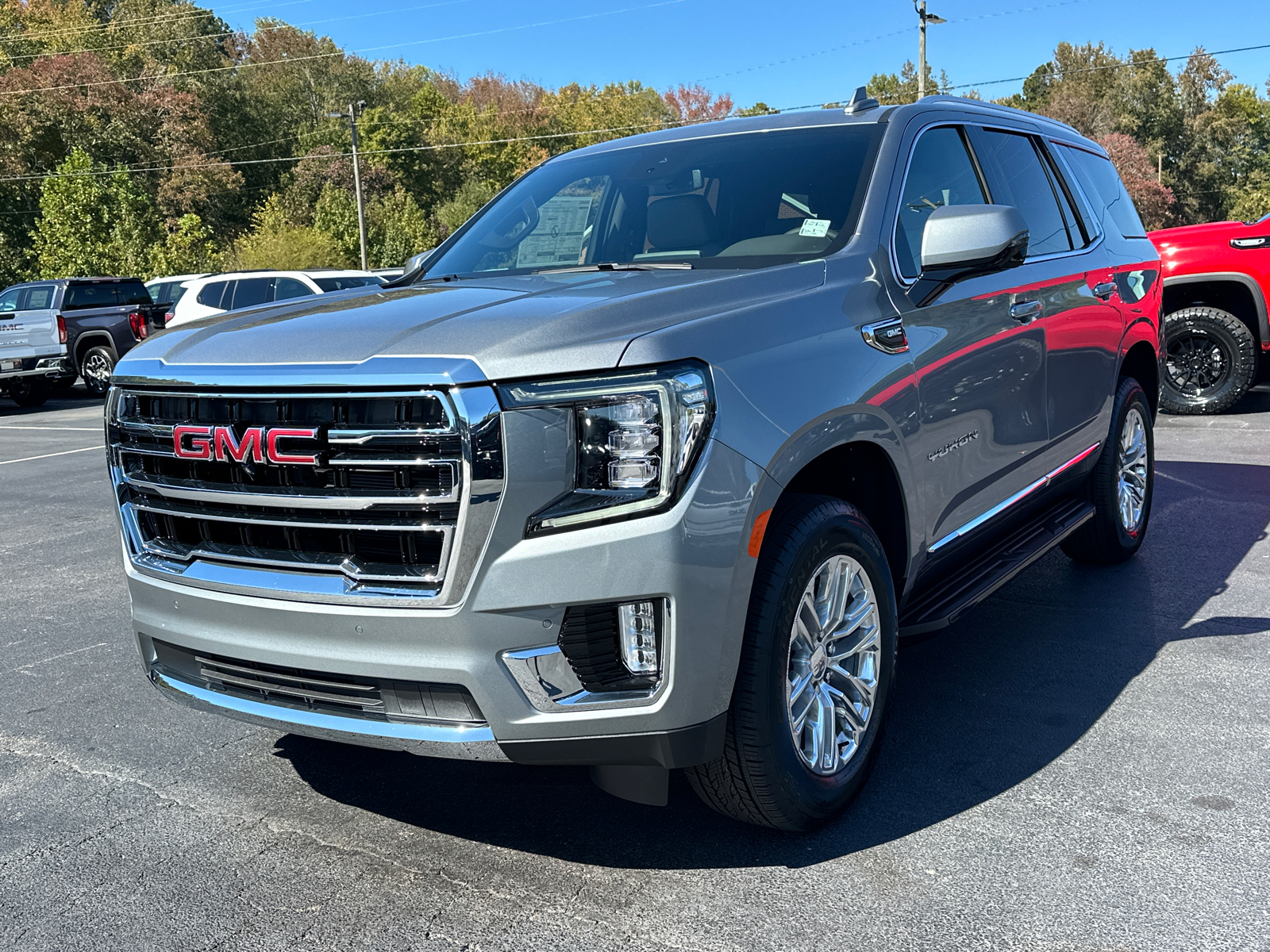 2024 GMC Yukon SLT 2