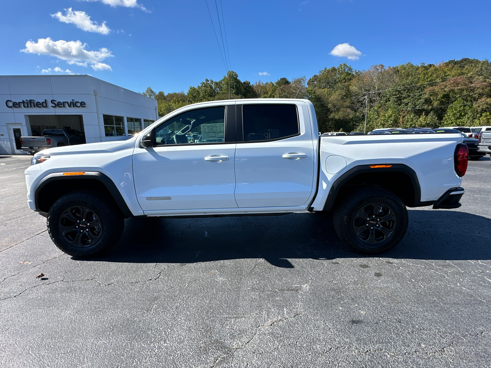 2024 GMC Canyon Elevation 9