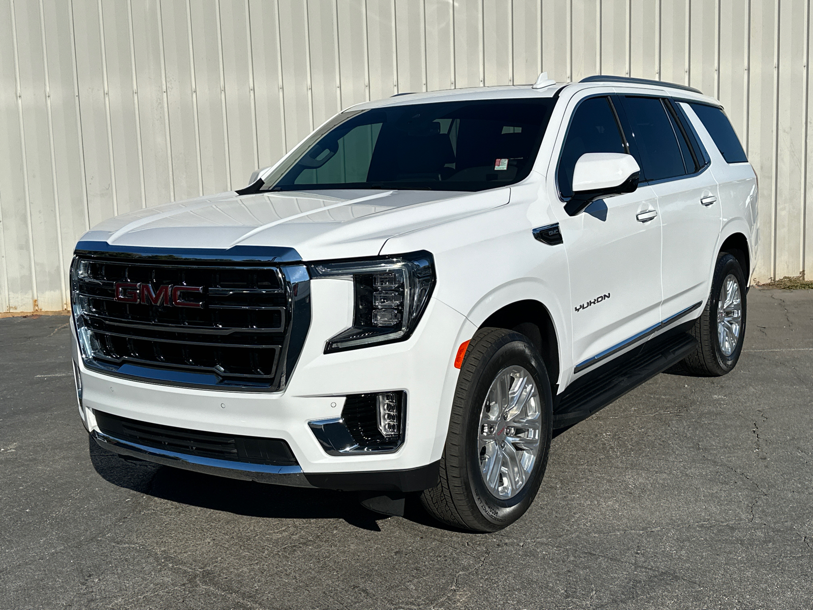 2023 GMC Yukon SLT 2