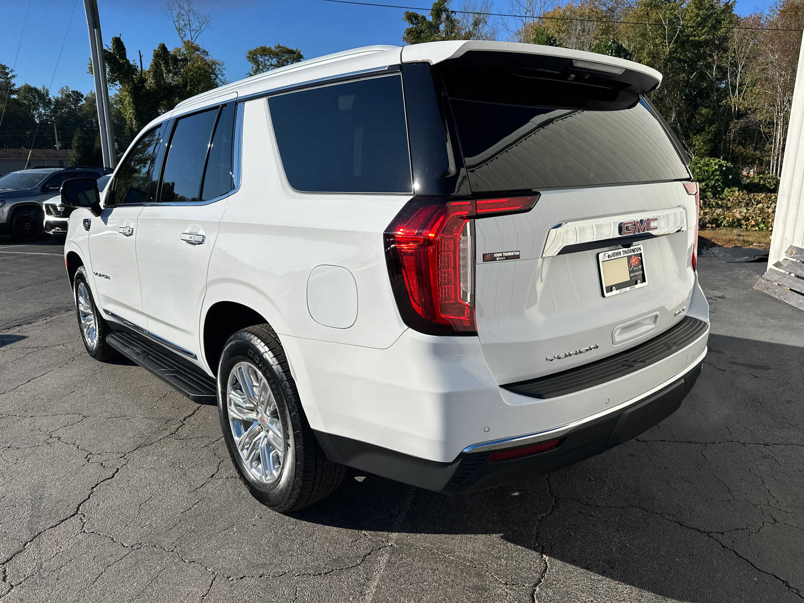 2023 GMC Yukon SLT 8