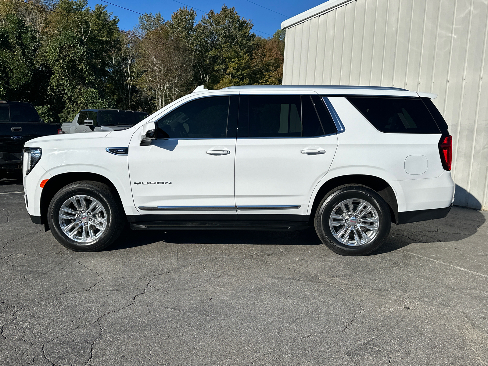 2023 GMC Yukon SLT 9