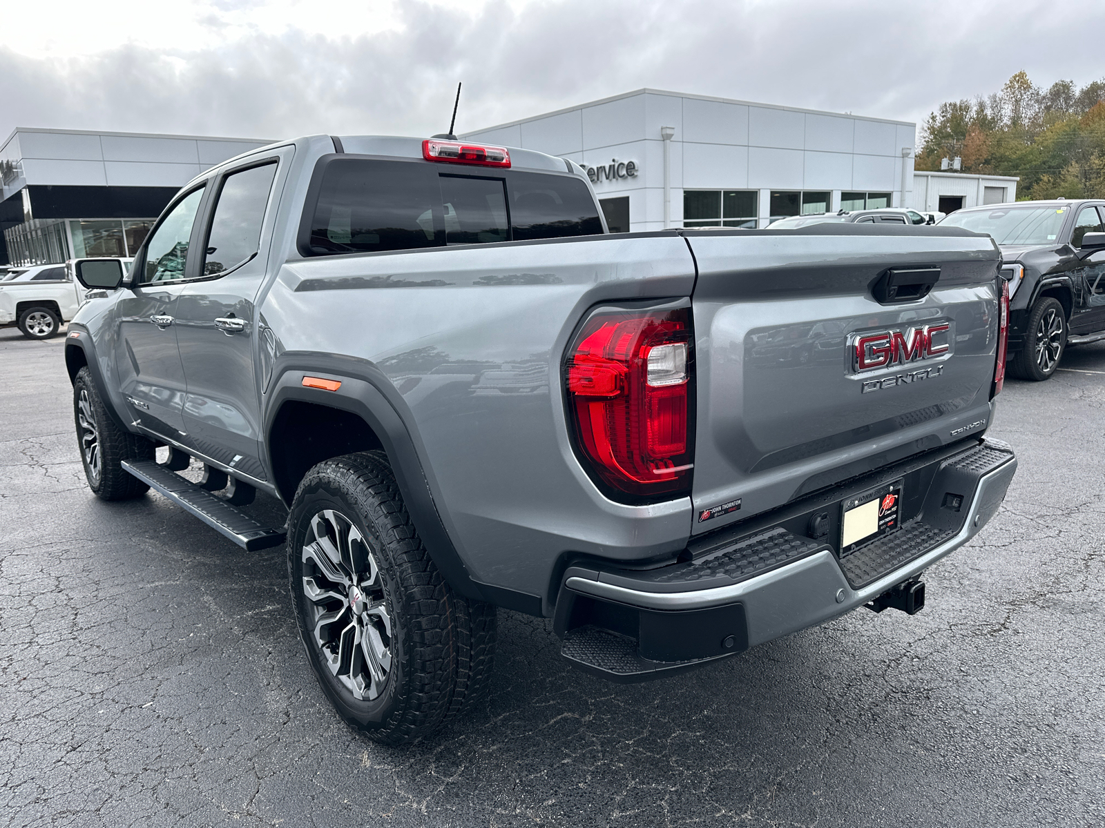 2024 GMC Canyon Denali 8