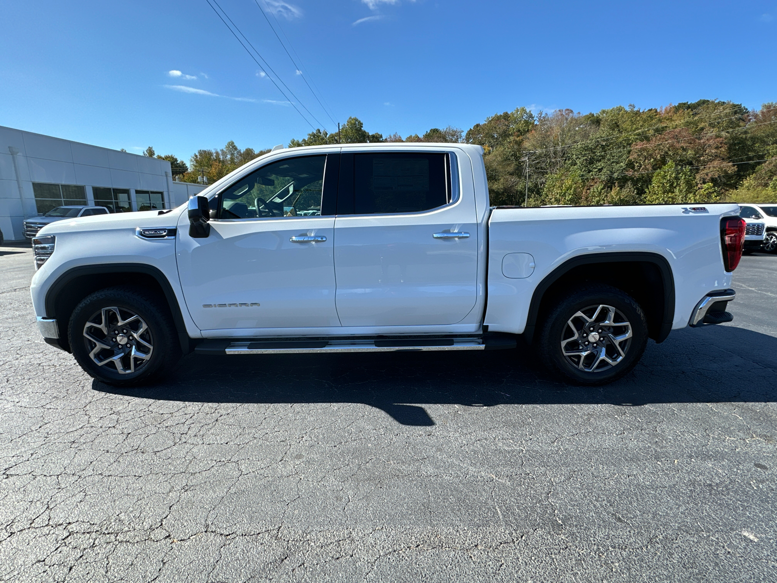 2024 GMC Sierra 1500 SLT 9