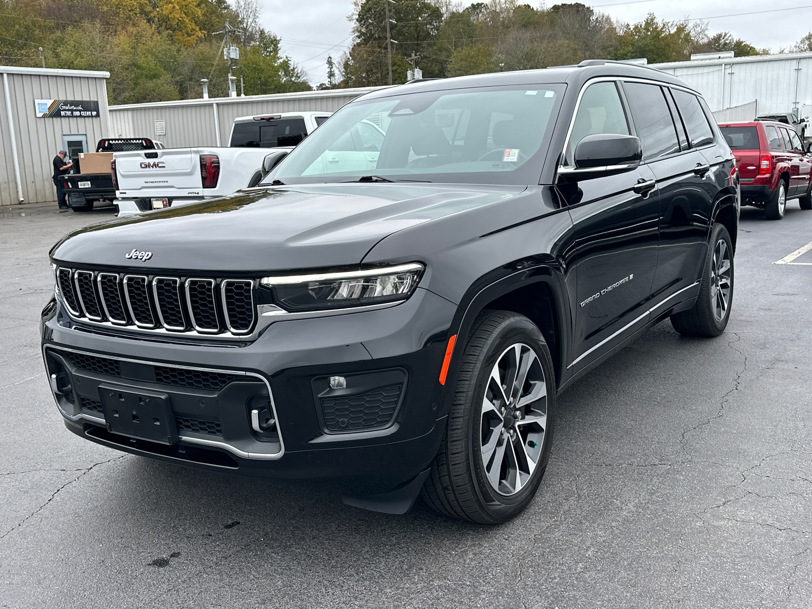 2022 Jeep Grand Cherokee L Overland 3