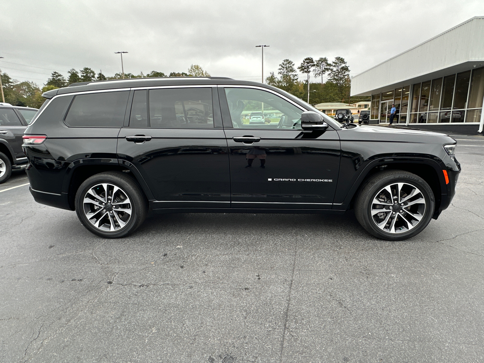 2022 Jeep Grand Cherokee L Overland 6