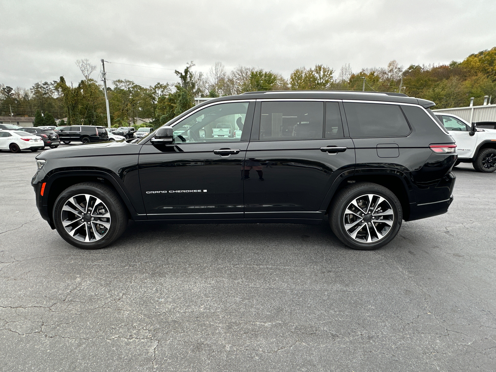 2022 Jeep Grand Cherokee L Overland 10