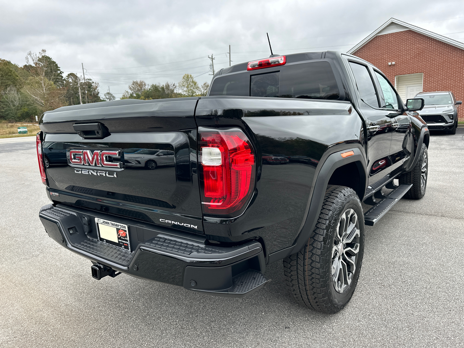 2024 GMC Canyon Denali 7