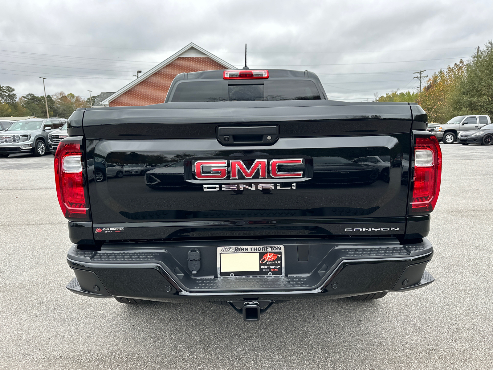 2024 GMC Canyon Denali 8