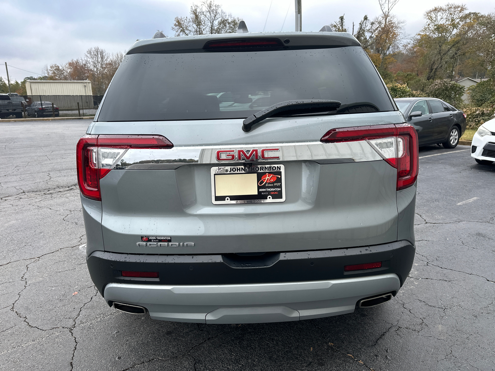 2023 GMC Acadia SLT 8