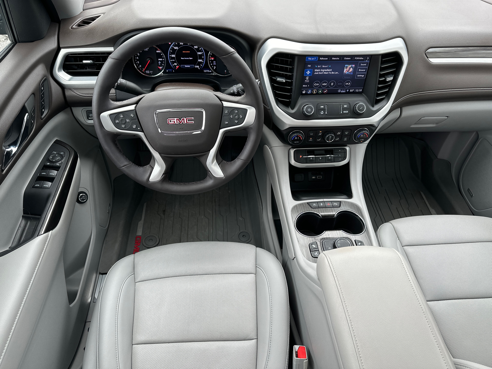 2023 GMC Acadia SLT 25