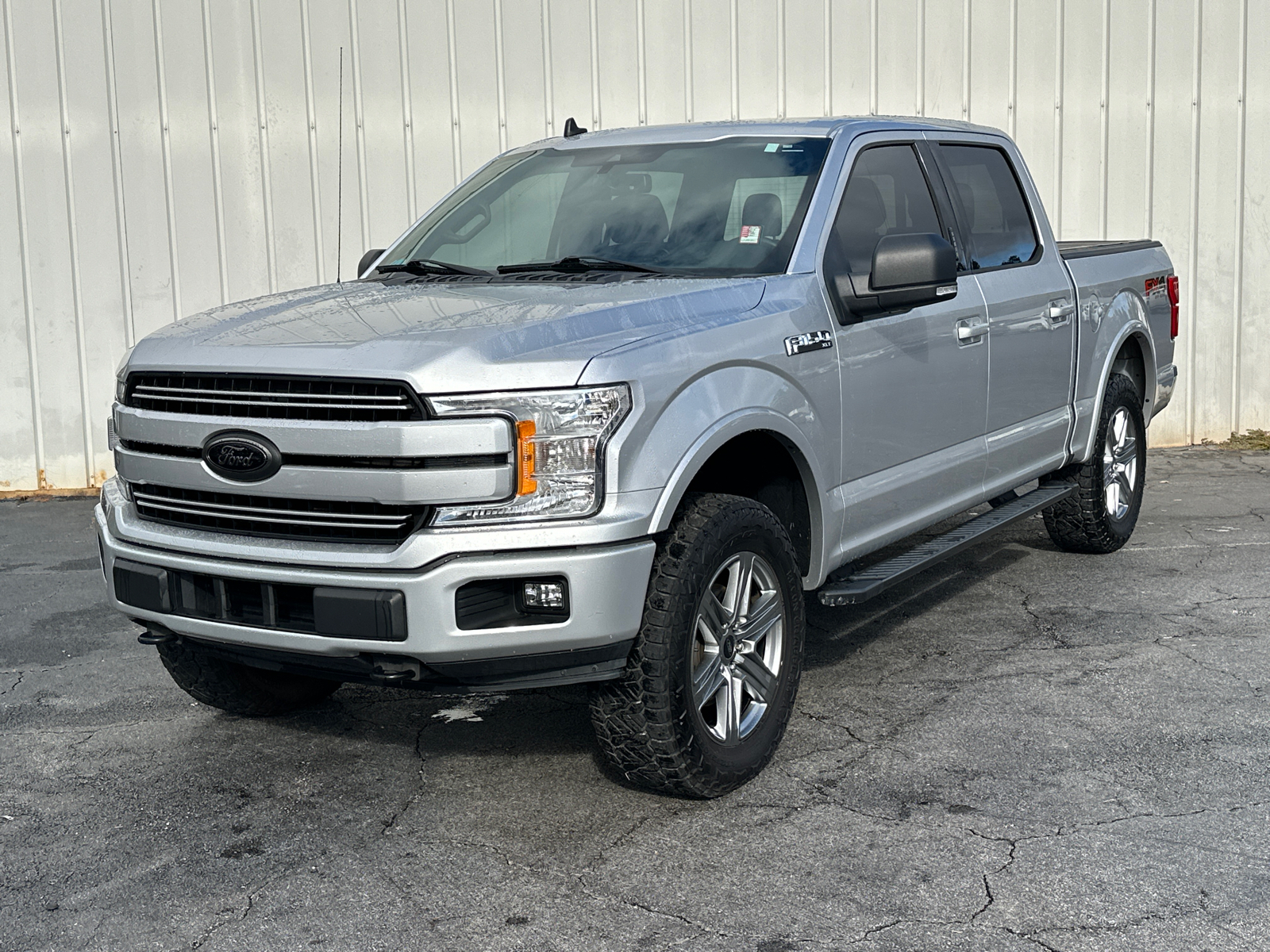 2019 Ford F-150 XLT 2