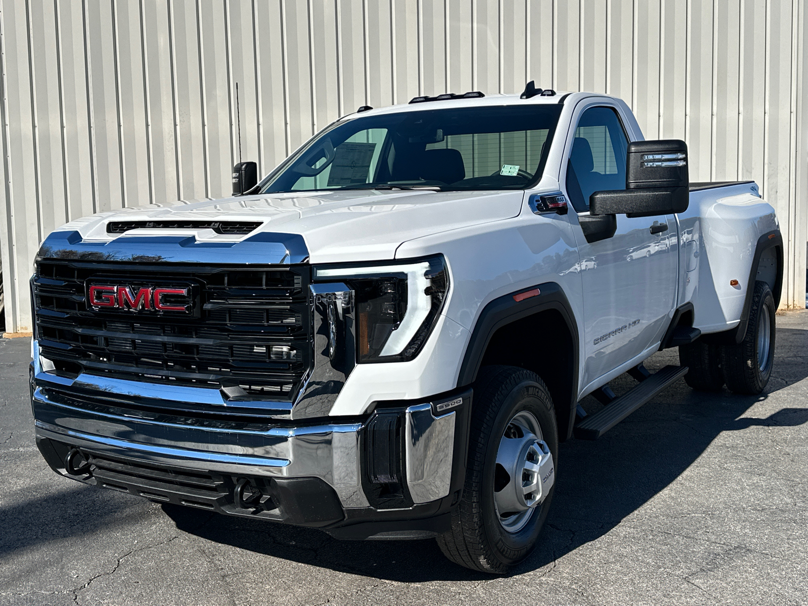 2024 GMC Sierra 3500HD Pro 3