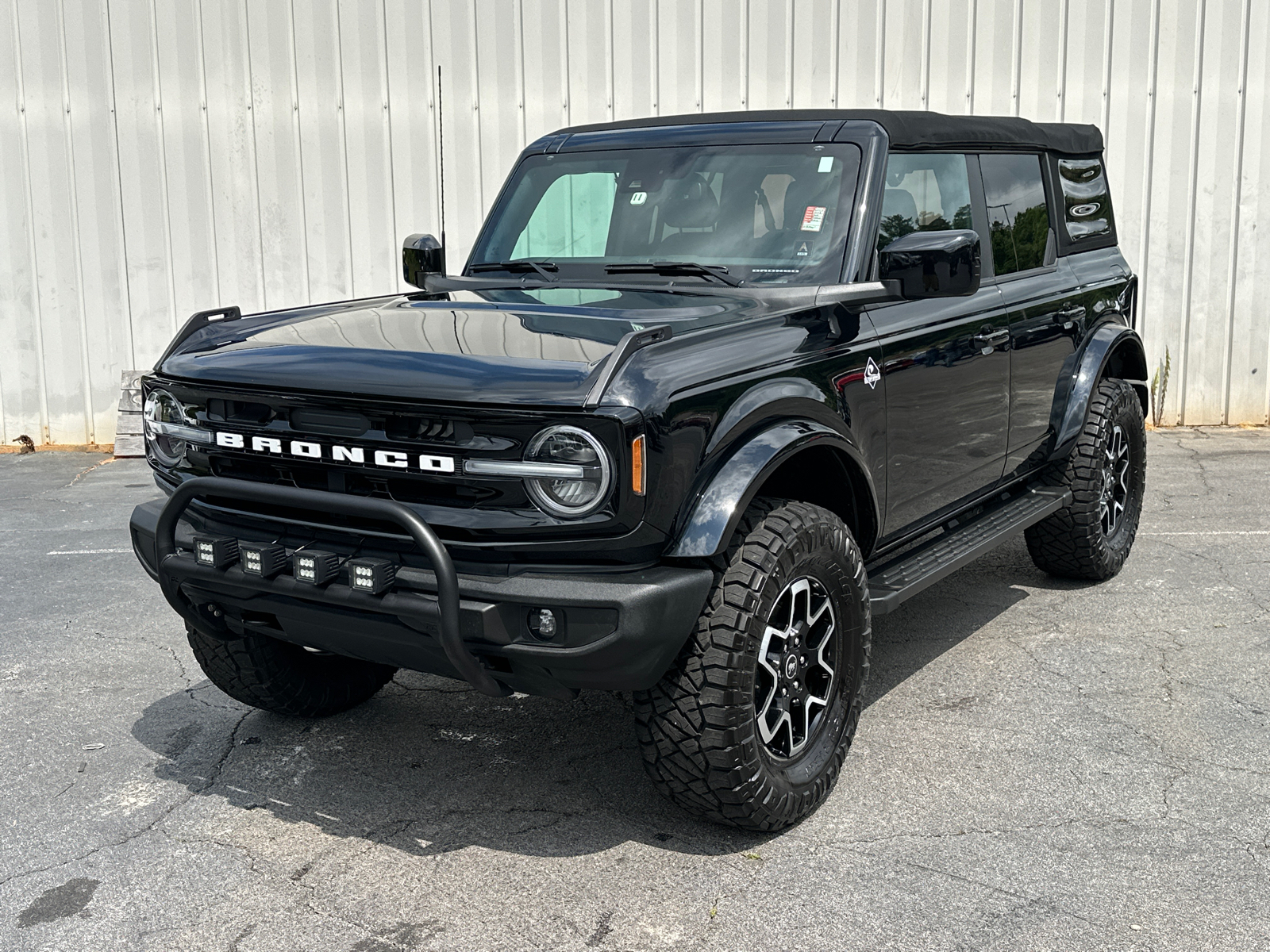 2022 Ford Bronco Outer Banks 2