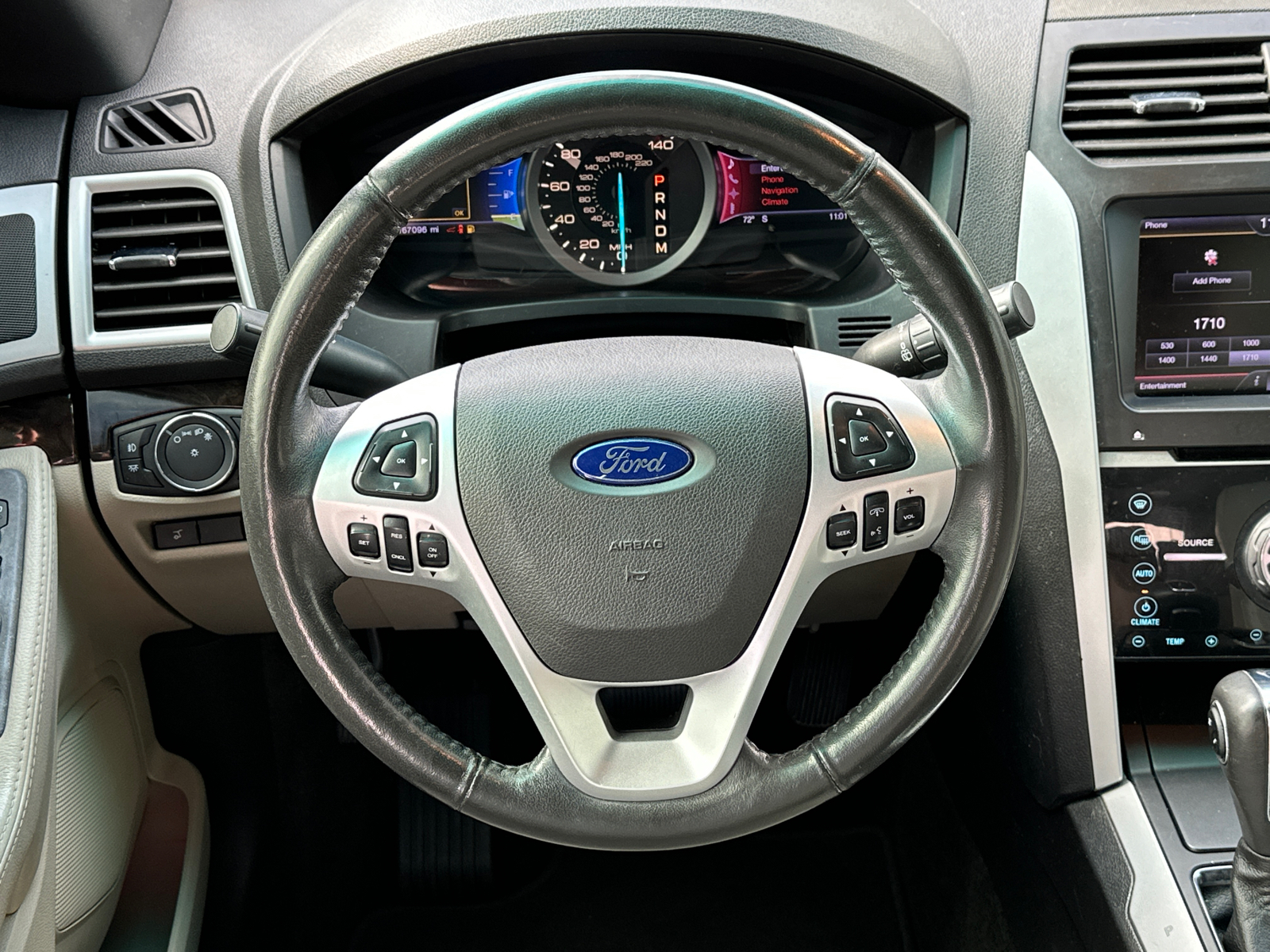 2013 Ford Explorer Limited 26