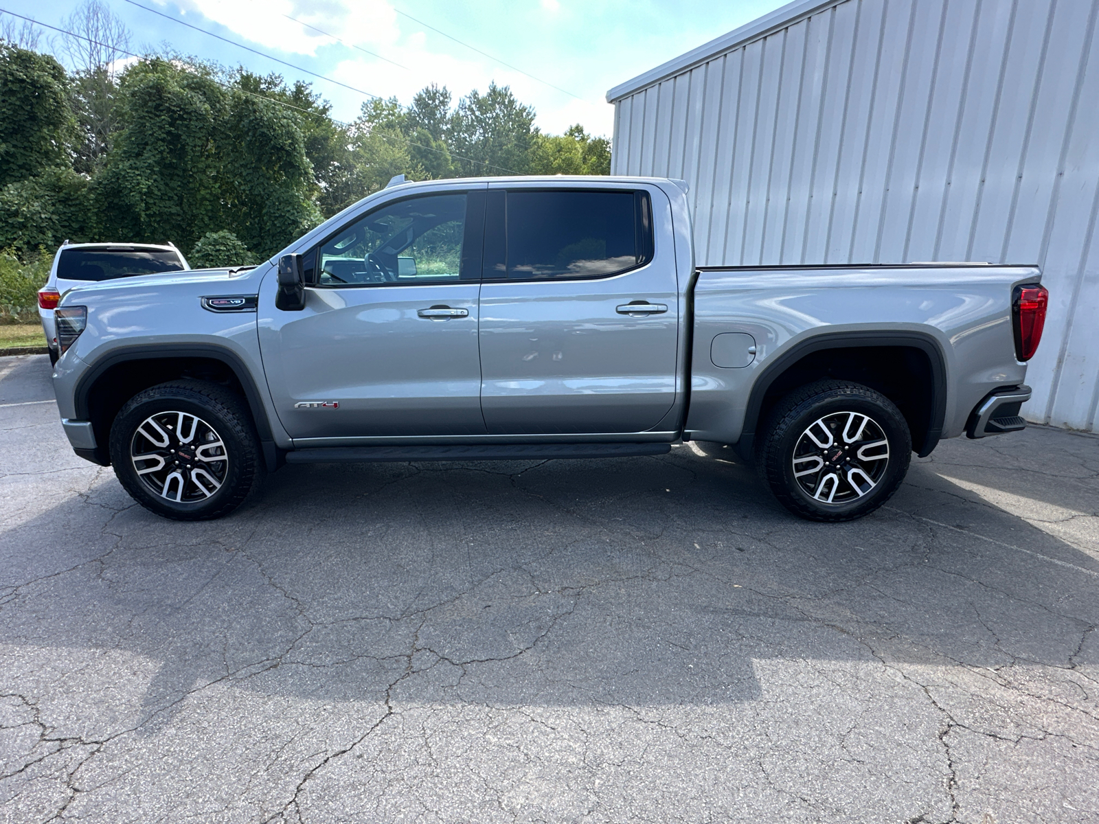 2023 GMC Sierra 1500 AT4 9