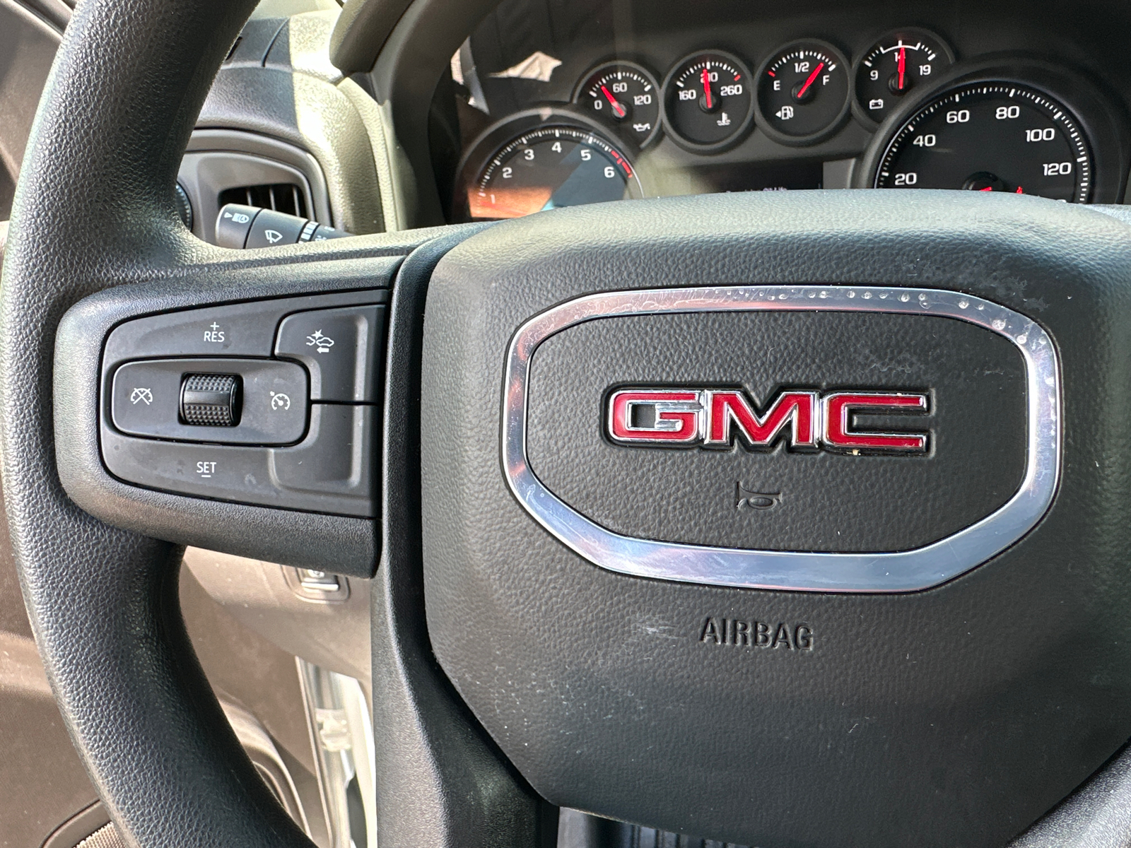 2024 GMC Sierra 1500 Pro 25