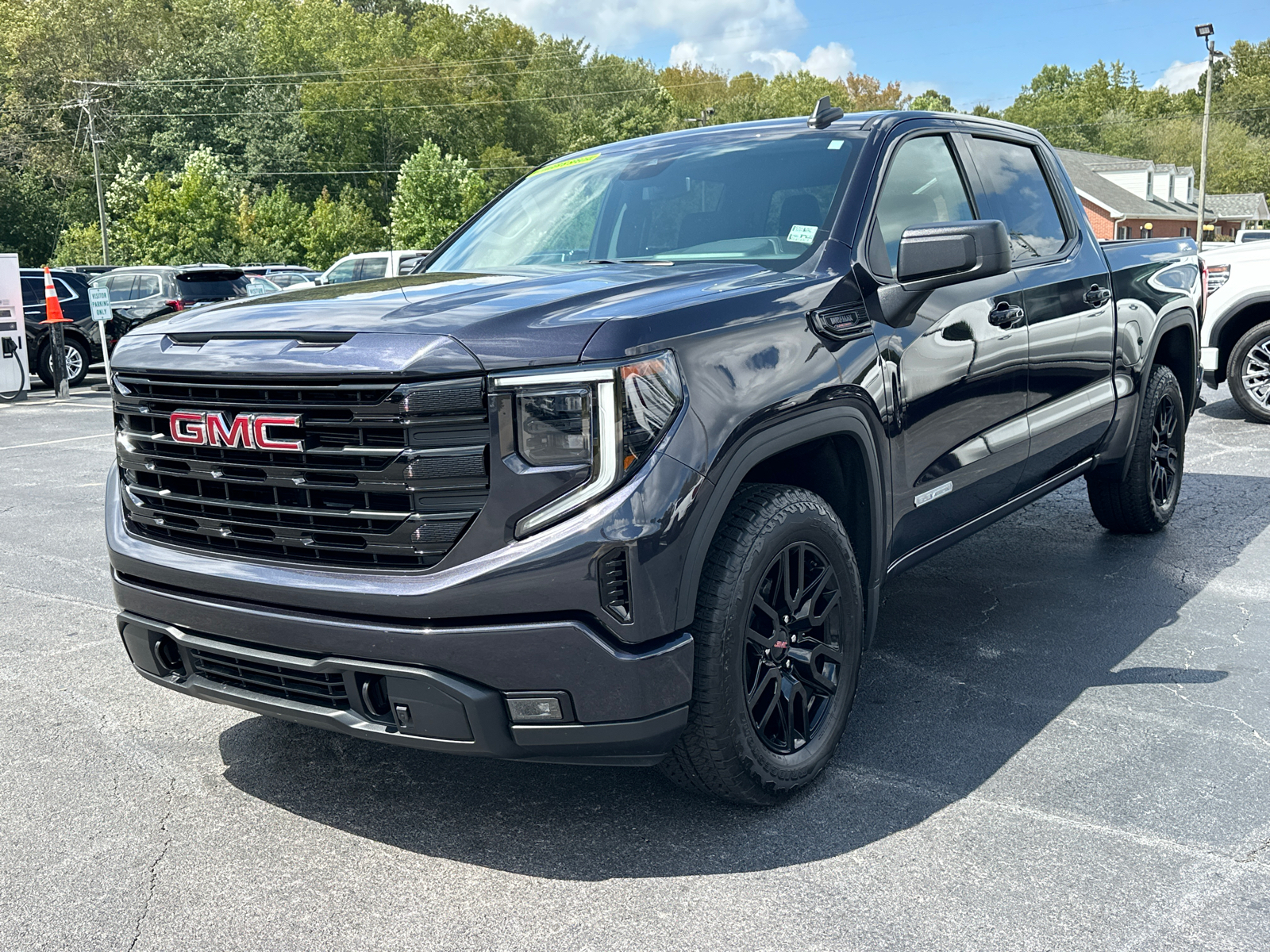 2024 GMC Sierra 1500 Elevation 2