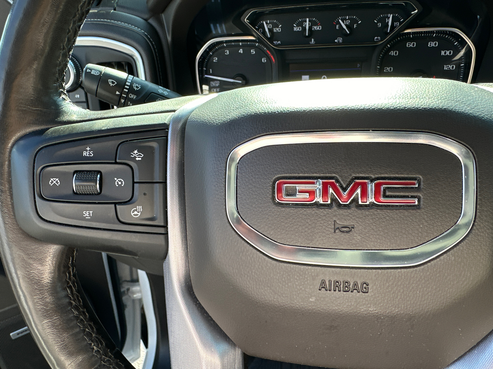 2019 GMC Sierra 1500 SLT 26