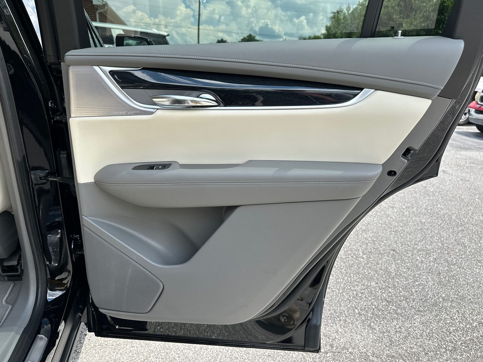 2025 Cadillac XT6 Premium Luxury 16