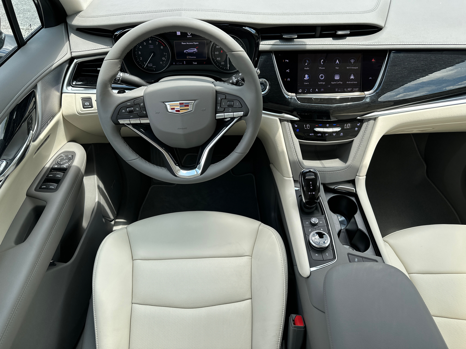 2025 Cadillac XT6 Premium Luxury 23