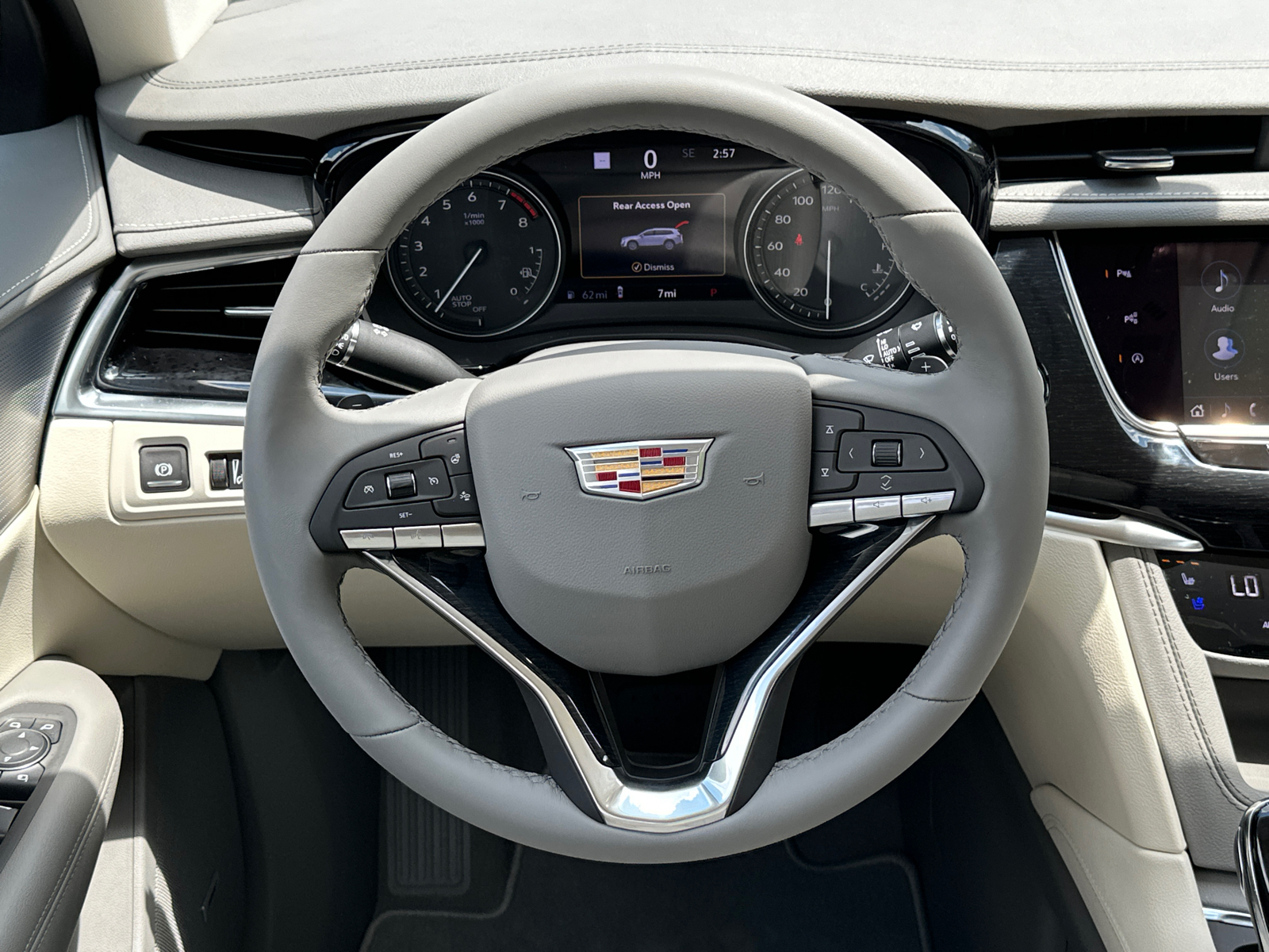 2025 Cadillac XT6 Premium Luxury 24