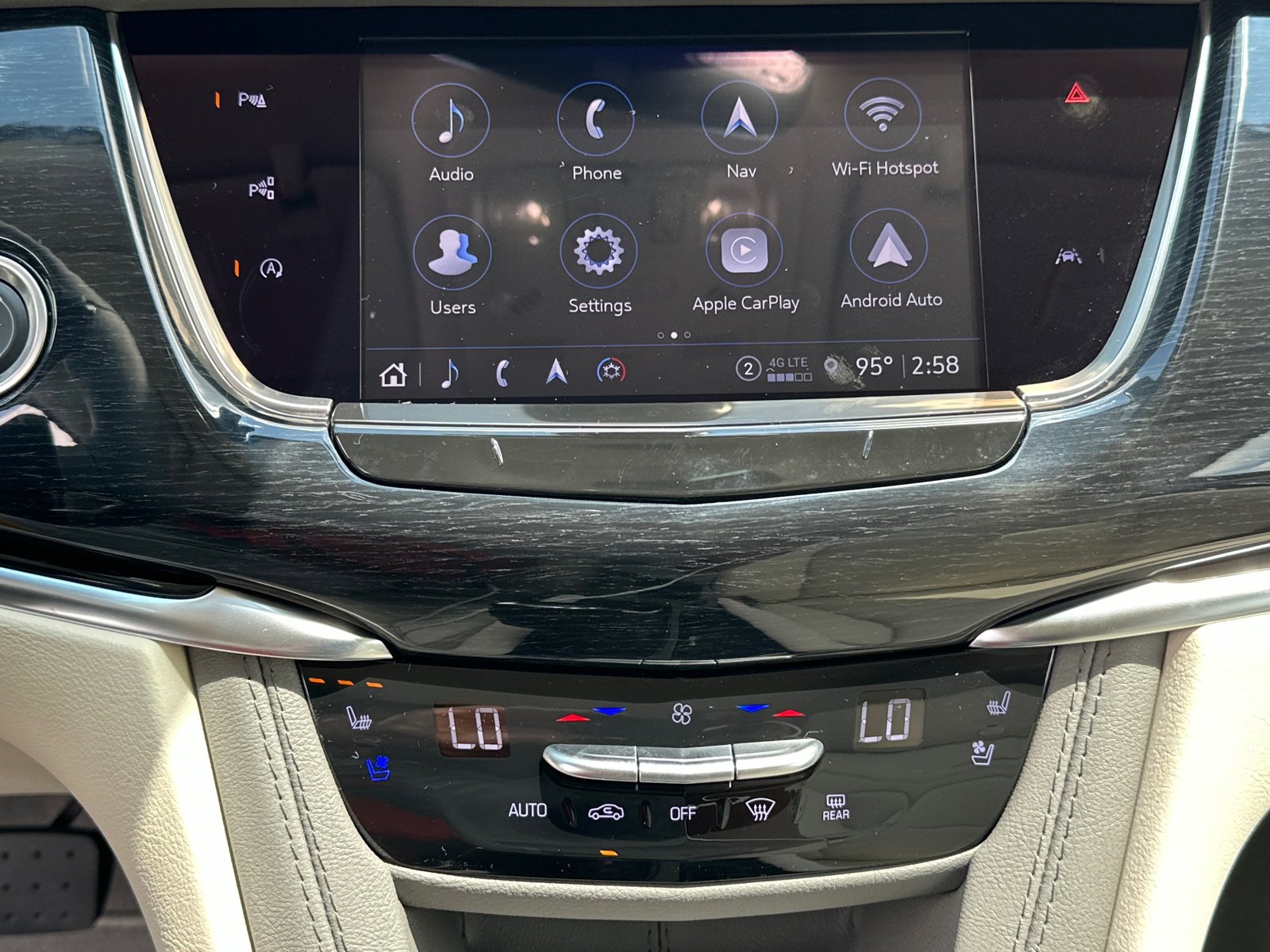 2025 Cadillac XT6 Premium Luxury 28