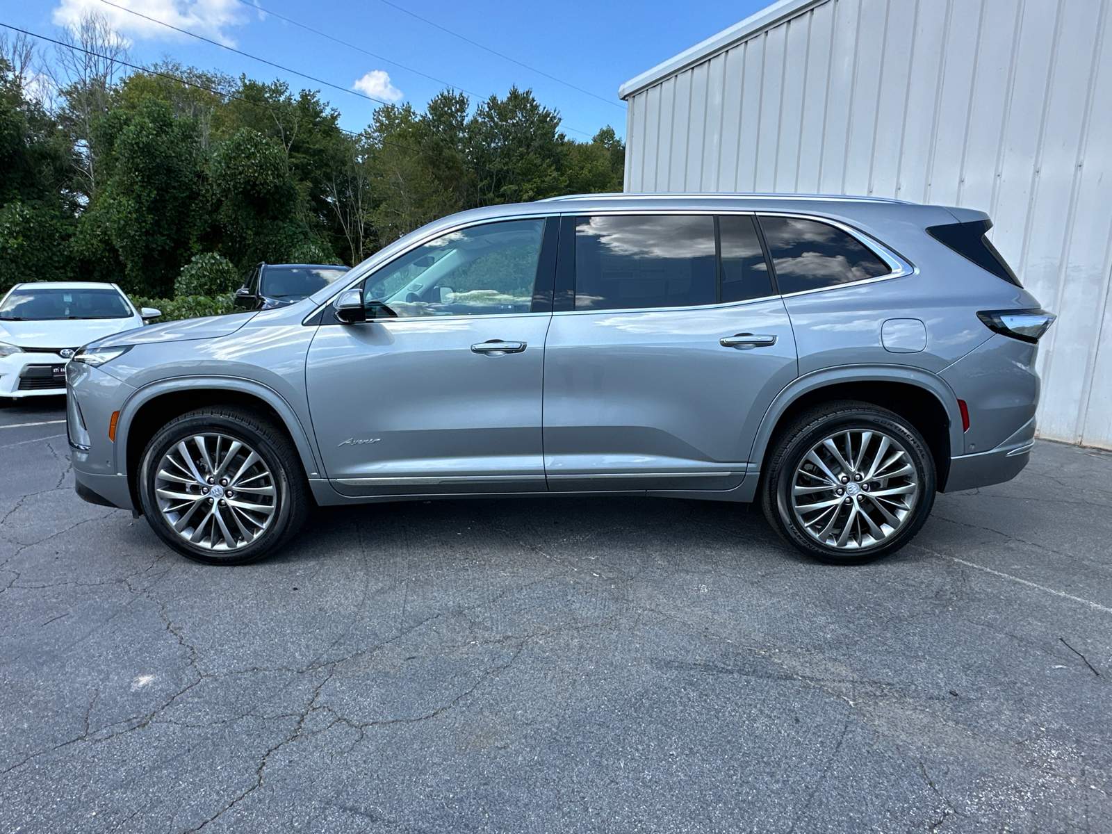 2025 Buick Enclave Avenir 9