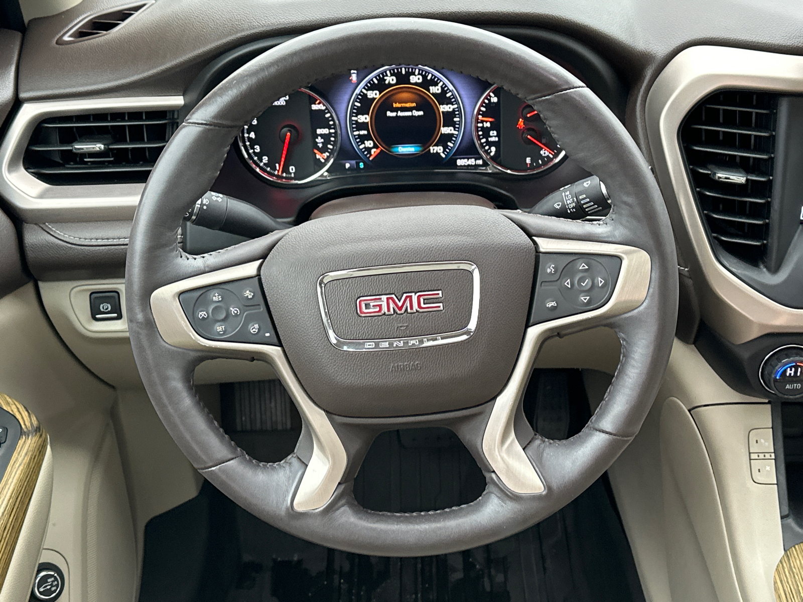 2017 GMC Acadia Denali 25