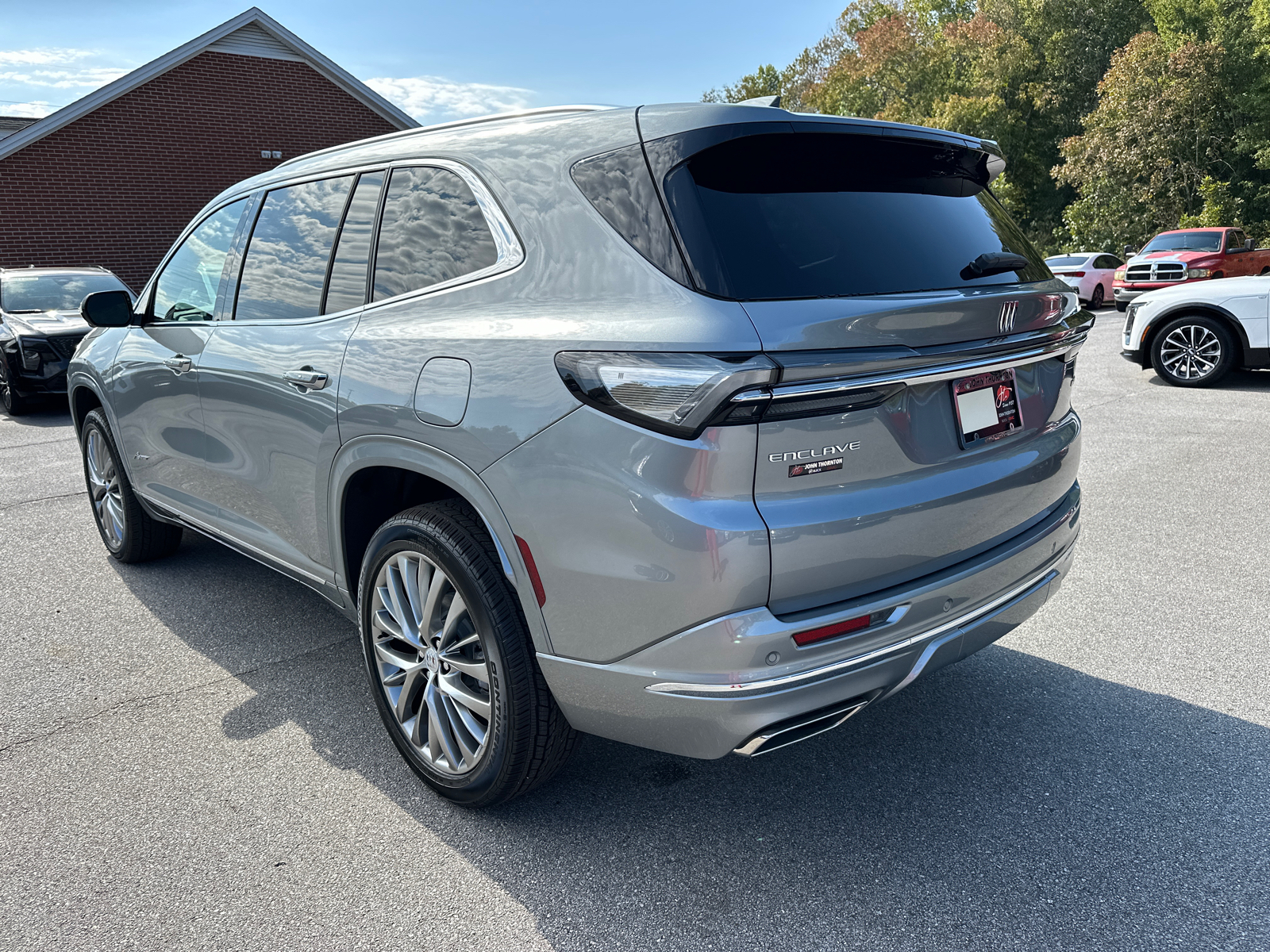 2025 Buick Enclave Avenir 8