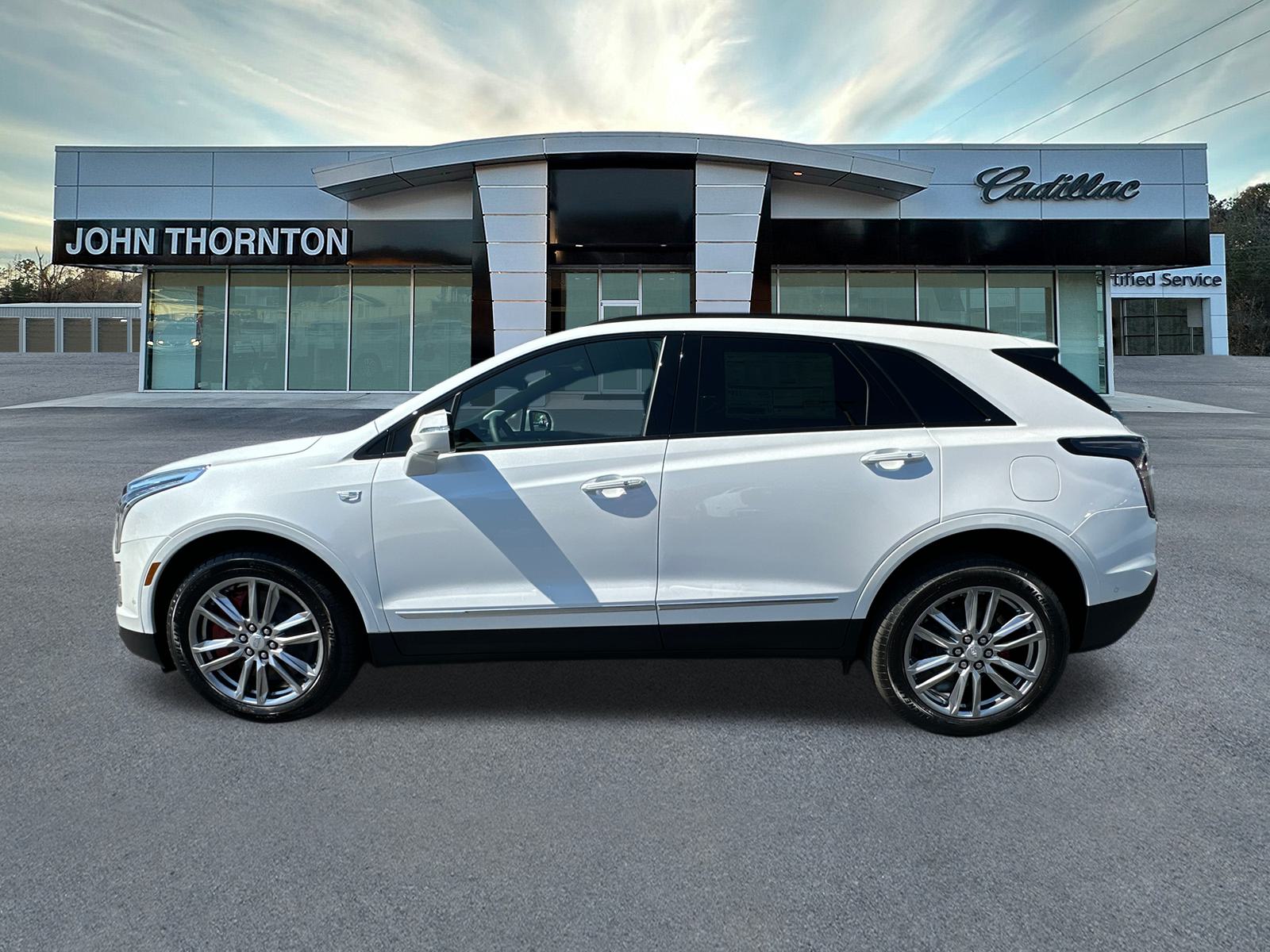 2025 Cadillac XT5 Sport 8