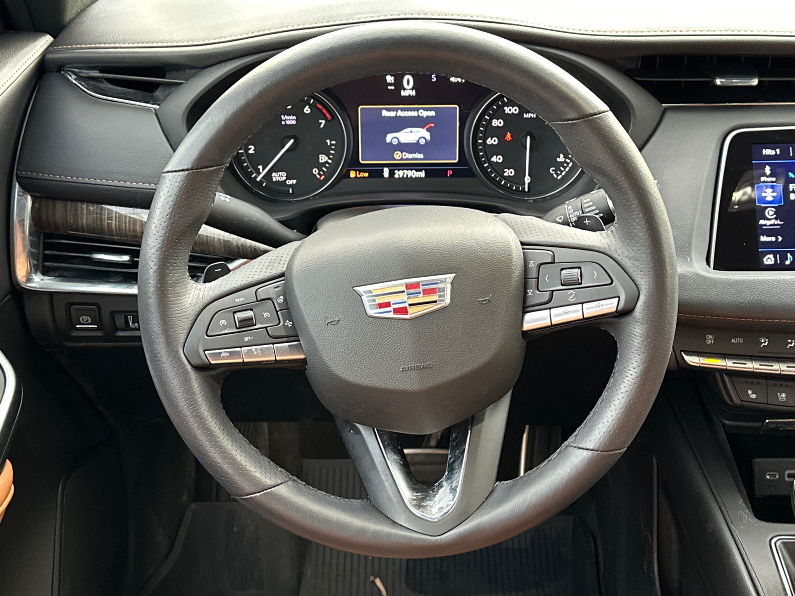 2022 Cadillac XT4 Sport 23