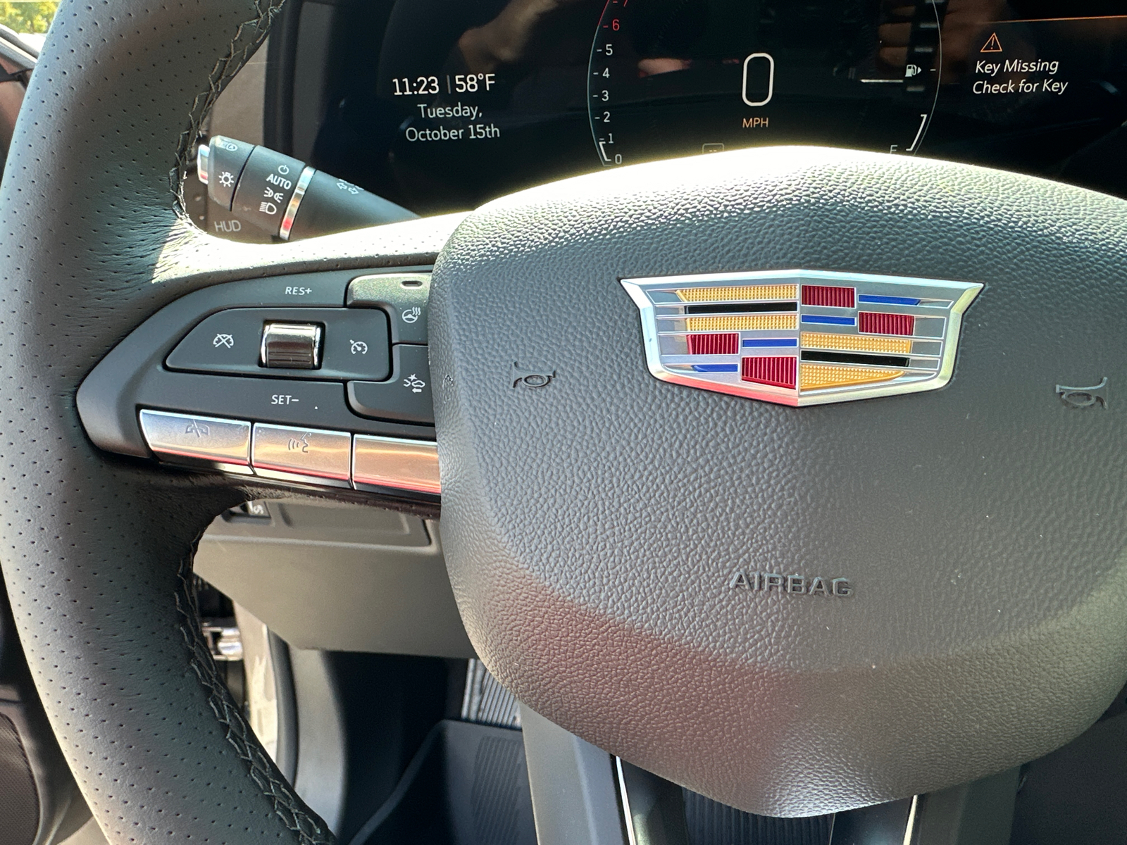 2025 Cadillac XT4 Sport 24