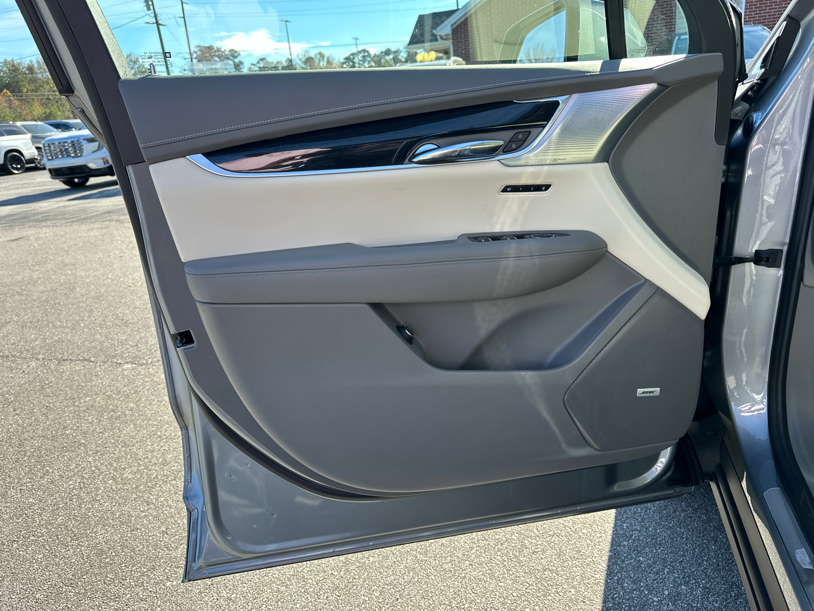 2025 Cadillac XT6 Premium Luxury 10