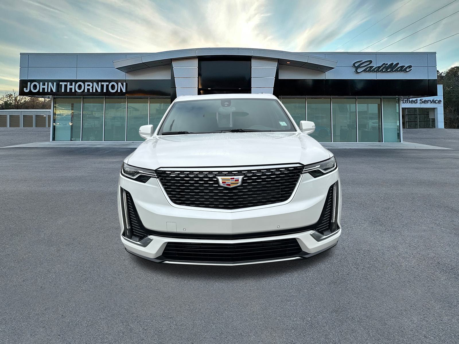 2025 Cadillac XT6 Luxury 2