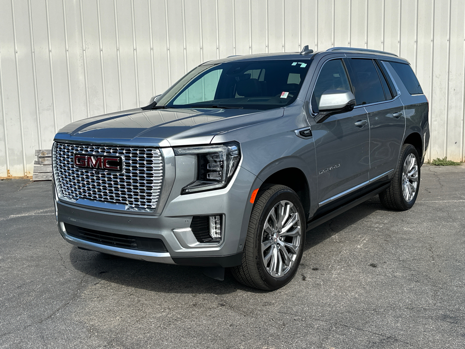 2023 GMC Yukon Denali 2